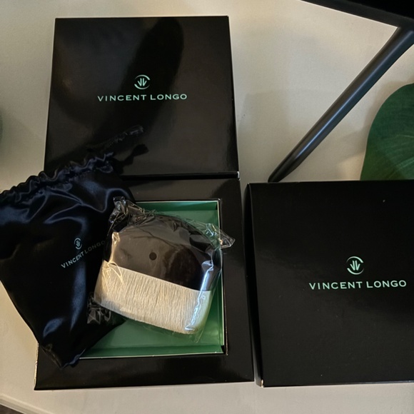 97 items Vincent Longo Assorted Cosmetics - Picture 11 of 16